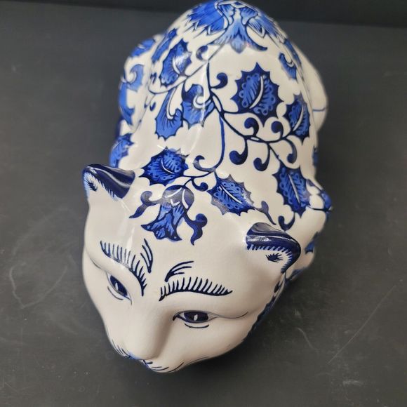 Cobalt Blue & White Chinoiserie Porcelain Cat Floral Chintz Design 10x5x5" Vtg - Picture 3 of 12